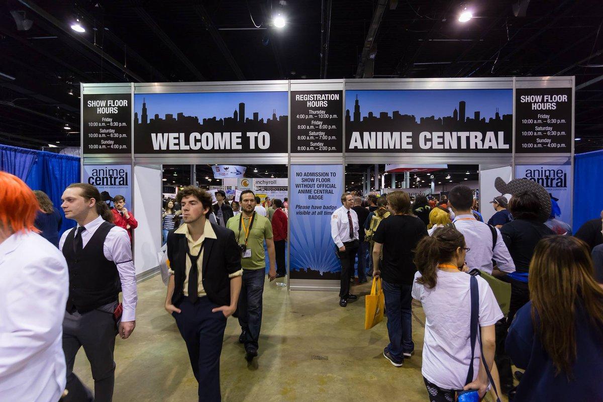 See the best cosplayers from Star Wars, Moon Knight, and more at Anime  Central | EW.com